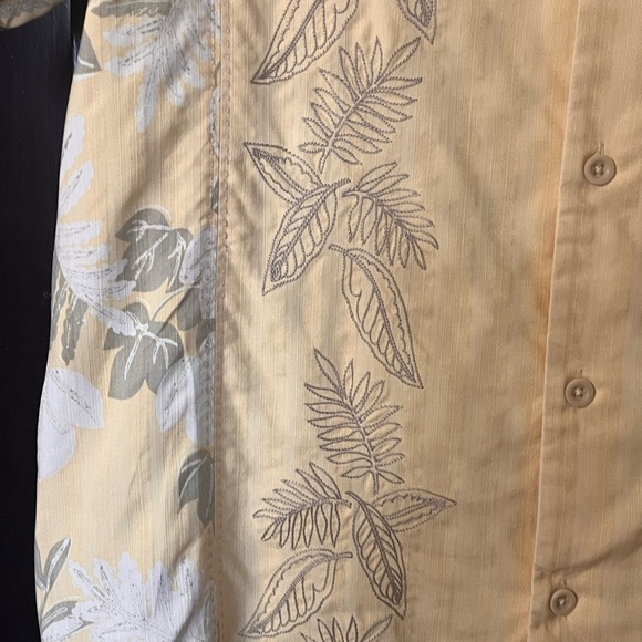 Tommy Bahama 100% Silk Embroidered Tropical Leaf Shirt - Picture 4 of 13